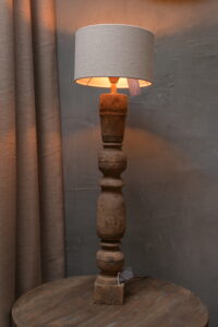 Oude Balustervoet Hout 00000
